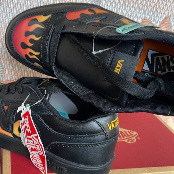 Vans WMNS Lowland Cc
(Lenticular)BIkprsmmnorng
VN0ATZY9QP
Sneakers G - Picture 15 of 16